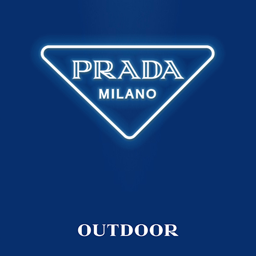 Reuters: Prada va anunța săptămâna aceasta preluarea Versace