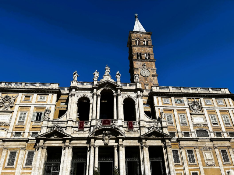 Sicriul Papei Francisc a ajuns la bazilica Santa Maria Maggiore din Roma