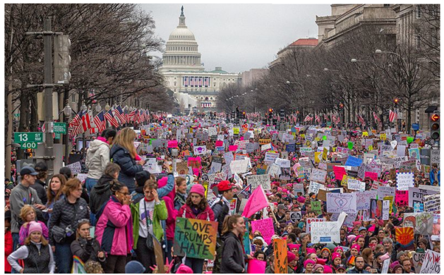Proteste masive anti-Trump, anunțate de organizații de stânga, sâmbătă, în Washington şi în alte statele americane