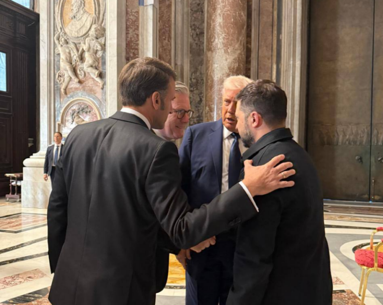 EFE: Trump, Macron, Zelenski și Starmer au avut „o întâlnire pozitivă” la Roma