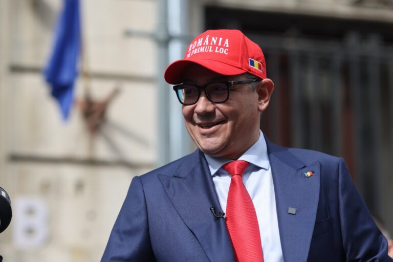 Victor Ponta: Sunt unul dintre candidaţii care nu a avut secrete