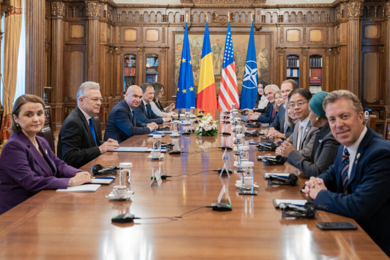 Ilie Bolojan: România îşi exprimă întreaga disponibilitate de a colabora cu SUA pentru finalizarea programului Visa Waiver