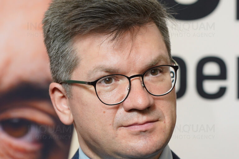 Tribunalul București a suspendat procesul deschis de Mihail Neamțu împotriva Universul.net