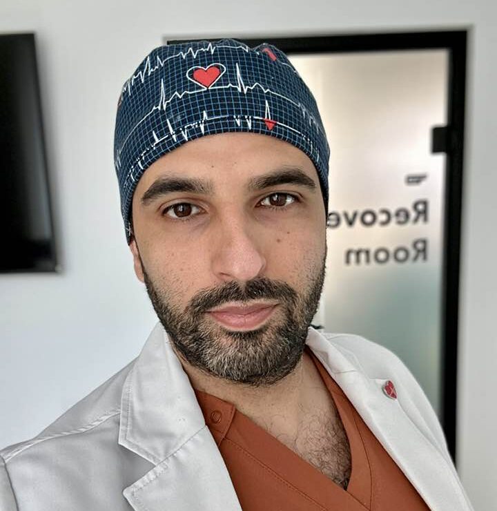 Medic palestinian stabilit în România: M-am născut într-un loc unde votul nu există / Dureros e când acest drept preţios e folosit pentru a susţine ura, extremismul şi dezbinarea