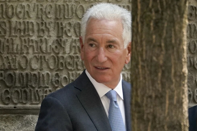Charles Kushner, cuscrul lui Trump, confirmat în funcţia de ambasador în Franţa de către Senatul SUA