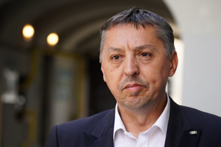 DOCUMENT | Raportul și planurile-cadru privind liceul, publicate