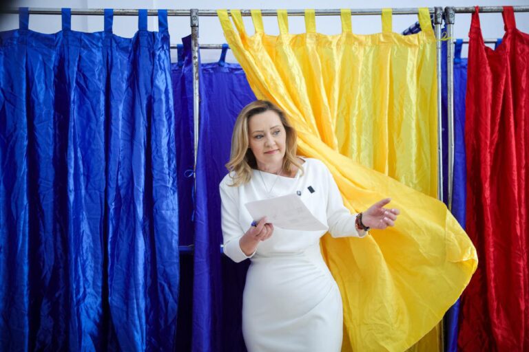 Elena Lasconi: Duminică voi vota cu speranţa că România va rămâne pe drumul european / Cei doi candidați se detașează mult unul de celălalt prin fapte