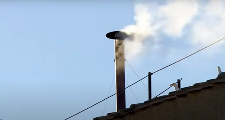 VIDEO | Fum alb la Vatican. A fost ales noul papă