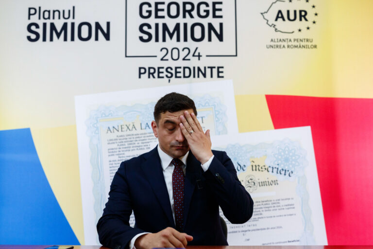 Andrei Muraru şi Radu Ioanid, ambasadorii României în SUA şi Israel, afirmă că, dacă ajunge preşedinte, George Simion va distruge ”iremediabil” credibilitatea externă a României