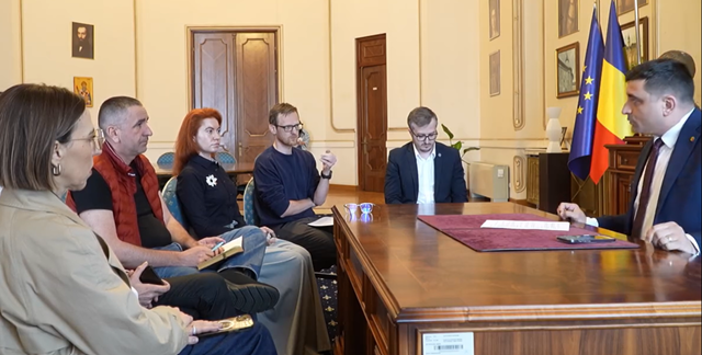 Zeci de organizații condamnă gestul lui George Simion de a filma jurnalişti fără ştirea lor: Ridică întrebări cu privire la soarta drepturilor constituţionale dacă ar ajunge să deţină funcţia de preşedinte