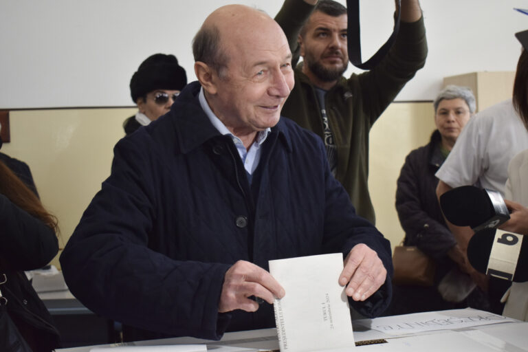 Băsescu: Dacă opţiunea va fi pro-Moscova se va vota un candidat, dacă opţiunea va fi pro-euroatlantică se va vota alt candidat