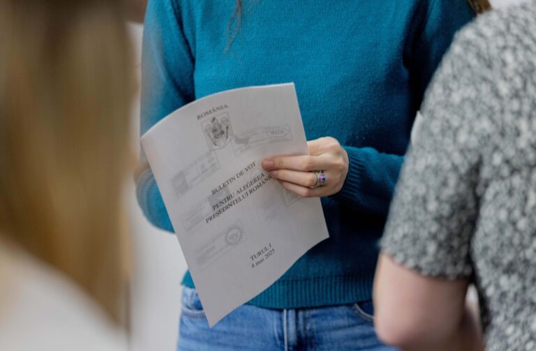 Cu cine votează românii, în funcție de nivelul de educație