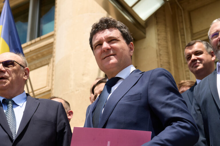 Nicuşor Dan anunţă că un termen realist pentru formarea guvernului e două săptămâni, din acest moment