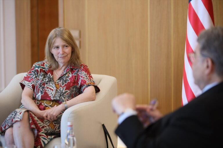 MAE: Kathleen Kavalec a contribuit semnificativ la dezvoltarea Parteneriatului Strategic România-SUA, o misiune pe care ne angajăm să o continuăm