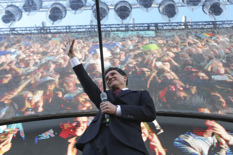 ALEGERI PREZIDENȚIALE 2025 | Nicușor Dan: Voi lupta pentru o Românie în care copiii romi au aceleași șanse ca oricare alt copil