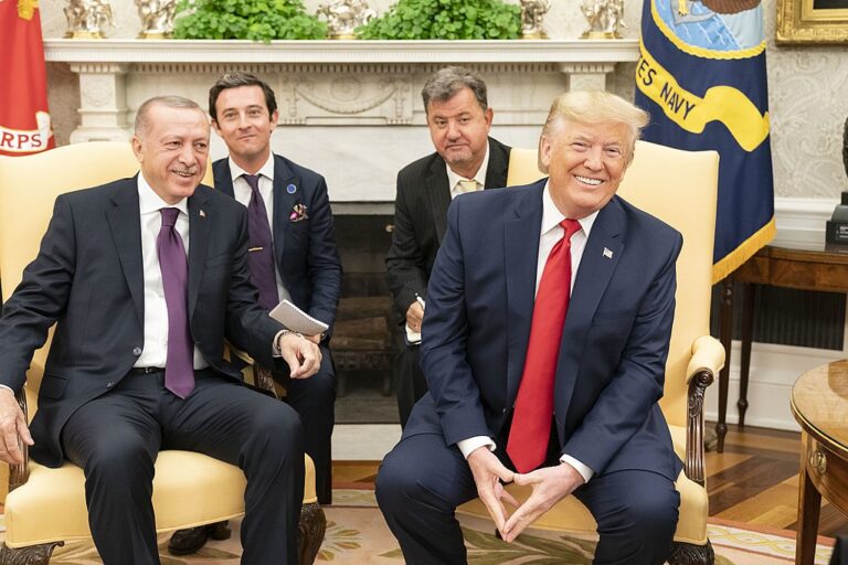 Donald Trump afirmă că vrea să ”lucreze” cu Erdogan pentru a pune capăt războiului din Ucraina