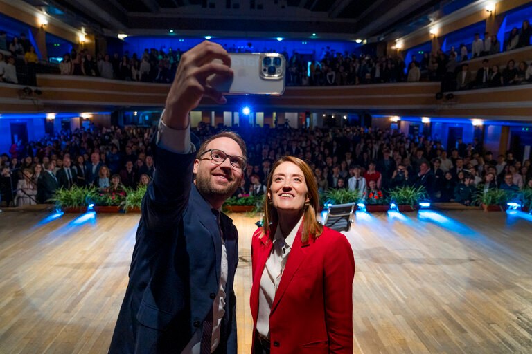 Roberta Metsola: Nu am nimic cu cei care spun că nu mai cred în politicieni. Am, însă, o problemă cu liderii care nu reuşesc să îi convingă