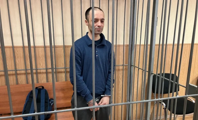 INFO RUSIA | Mucegaiul discreditează armata / Fostul Mariupol / Cenzura pe net / Noii deportați / 30 de ani pentru sabotarea războiului