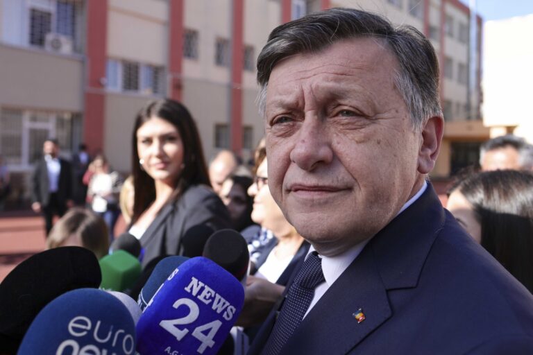 Crin Antonescu: Sunt suficient de experimentat să ştiu că victoria în alegeri nu este decisă de exit-poll-uri