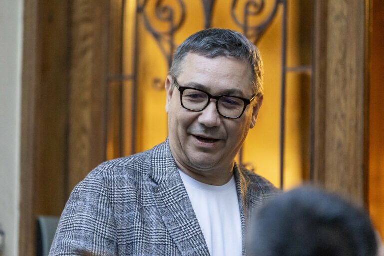 Victor Ponta declară că va face campanie pentru unul dintre candidați