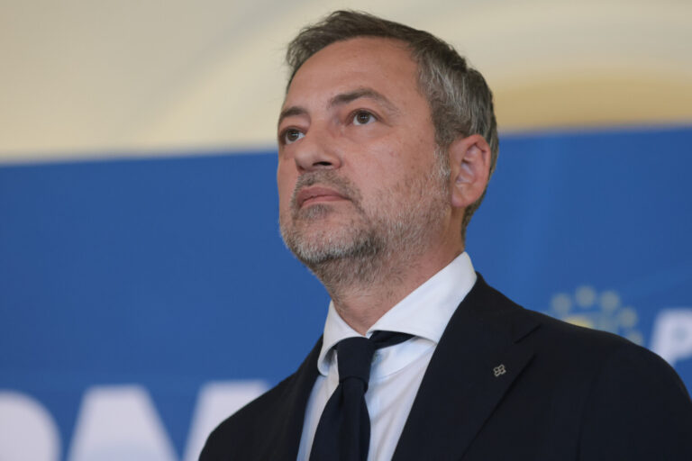 Motreanu: PSD și AUR au dărâmat Guvernul Bolojan și au majoritate parlamentară / Au datoria să își asume guvernarea, să vină cu o propunere de premier și un program clar