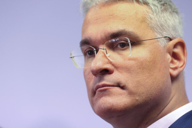 Pîslaru, la întoarcerea de la Bruxelles: Avem undă verde ca proiectele din PNRR strategice, cum sunt spitalele şi infrastructura feroviară şi rutieră, să fie trecute pe politica de coeziune