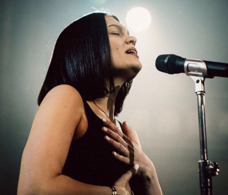 VIDEO | Cântăreaţa britanică Jessie J a fost diagnosticată cu cancer mamar