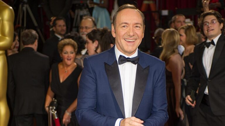 Kevin Spacey ar putea fi acuzat de agresiuni sexuale vechi de decenii într-un proces civil în Regatul Unit