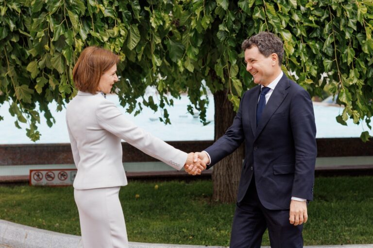 Maia Sandu: Reunificarea cu România ar permite o integrare mai rapidă a Republicii Moldova în UE / Nicușor Dan: Noi suntem gata