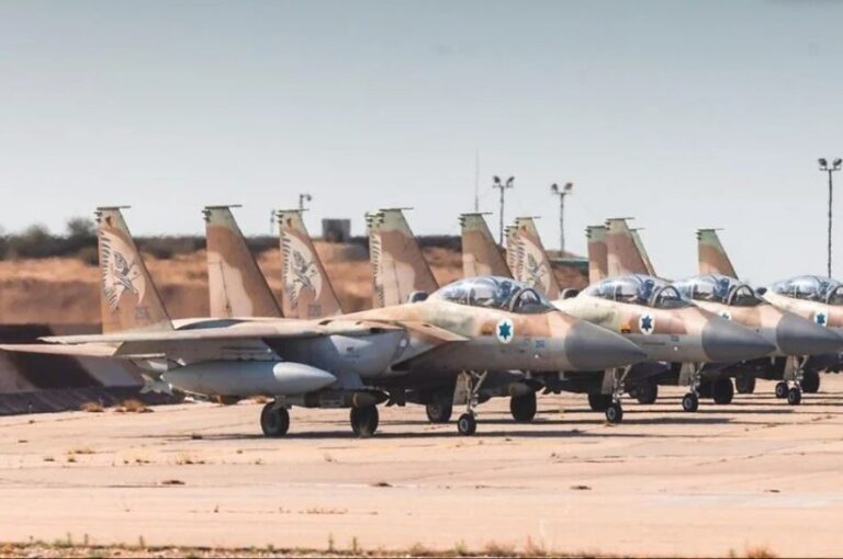 Israel a bombardat Iranul – fără America. Țintele lovite și posibilele evoluții