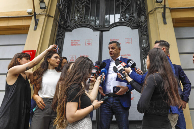 Fumigena premierului tehnocrat. Ce urmărește PSD