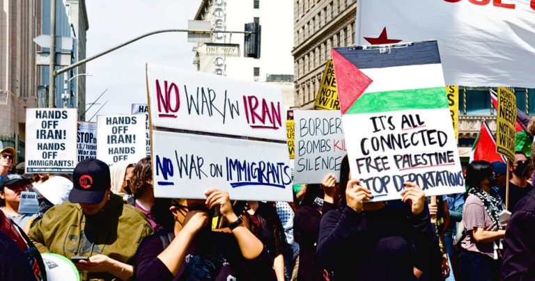 CNN: Proteste în mai multe oraşe americane faţă de atacarea instalaţiilor nucleare din Iran