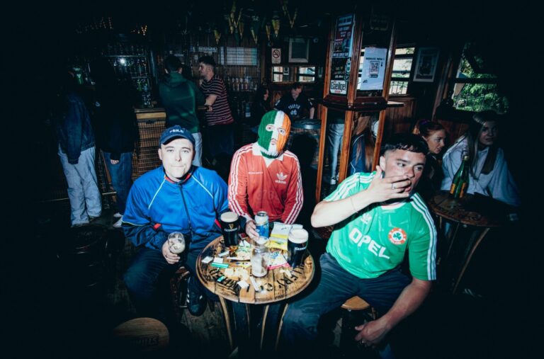 VIDEO | Grupul irlandez de rap Kneecap, care trebuia să participe la Festivalul de la Sziget – interzis în Ungaria