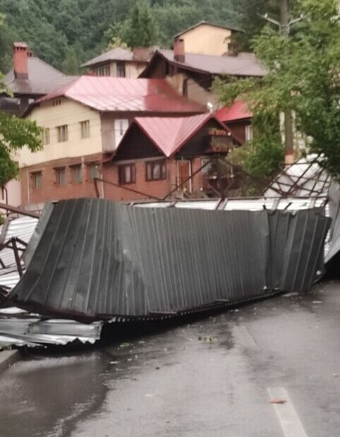 Ministerul Culturii și Institutul Patrimoniului evaluează impactul fenomenelor meteorologice severe asupra patrimoniului din Sinaia