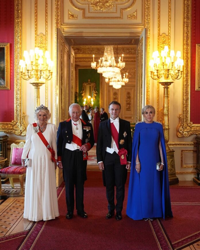Polls show that European monarchs keep their popularity stable as that of politicians declines