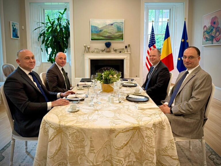Ambasadorul României în SUA, Andrei Muraru, a avut o întâlnire cu Charles McLaughlin, asistent special al președintelui Trump
