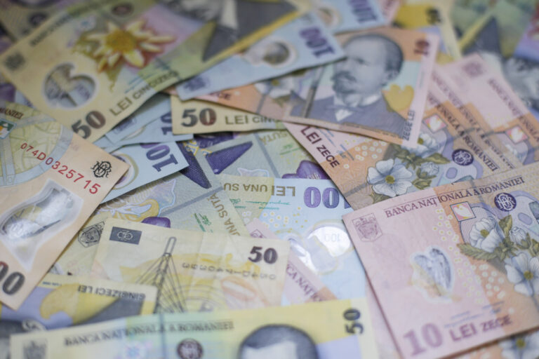 Ministerul Muncii: Peste 1,7 milioane de angajați vor beneficia de creșterea salariului minim brut la 4.325 de lei