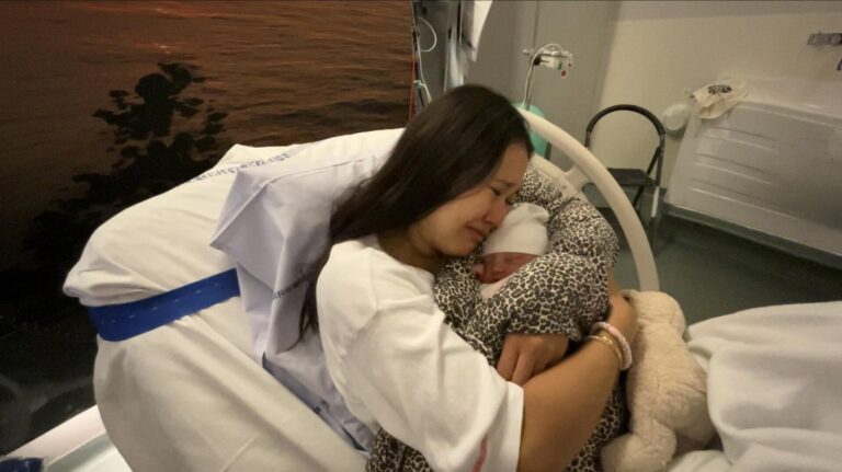 Proteste în mai multe ţări, după ce un nou-născut a fost luat de la mama sa din Groenlanda în urma unor teste de „competenţă parentală”