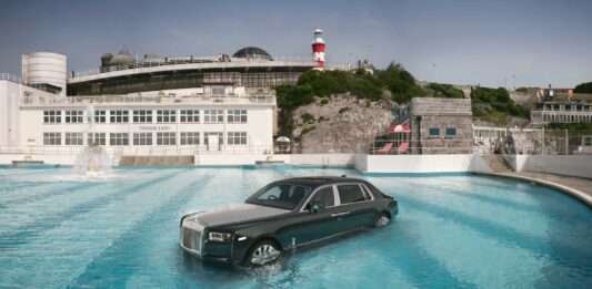 Rolls Royce Phantom.