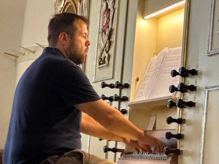 PHOTOS | Organ recital in medieval Transylvanian village hits the right note at Saxon Haferland festival