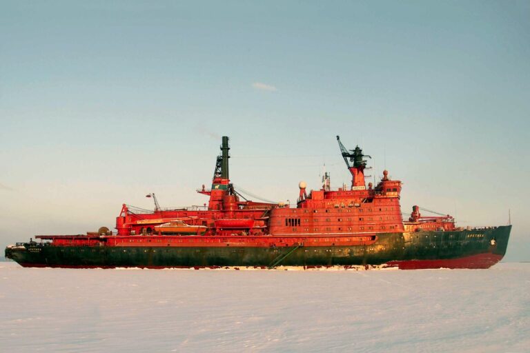 SUA analizează utilizarea spărgătoarelor de gheață ruse pentru proiecte gazeifere înaintea summitului din Alaska – surse