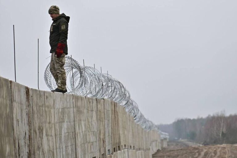 „Schimbul de teritorii” urmărit de Putin este, de fapt, o încercare de a pune mâna pe centura fortificată a Ucrainei