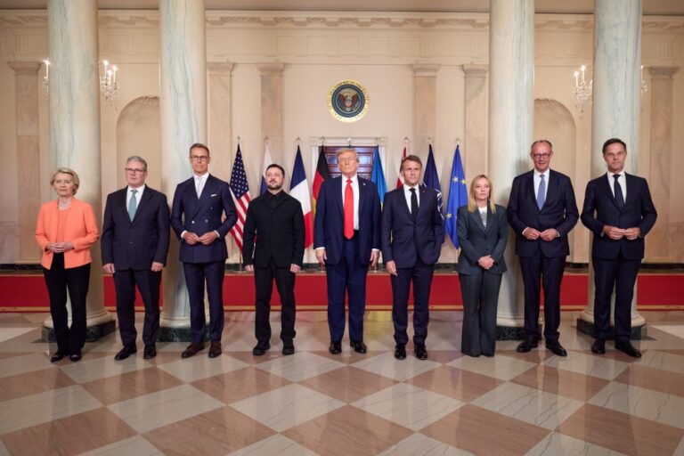Zelenski a supraviețuit unui nou episod de „Trump show”. America sugerează că va oferi garanții de securitate