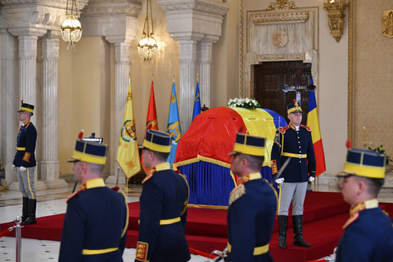 Înmormântarea lui Ion Iliescu: Ceremonia Gărzii la Catafalc și scurt moment religios pentru fostul președinte
