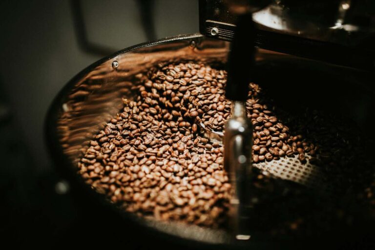 Cum au influențat cafeaua și tutunul stilul de viață în Orientul Mijlociu? Află şi tu!
