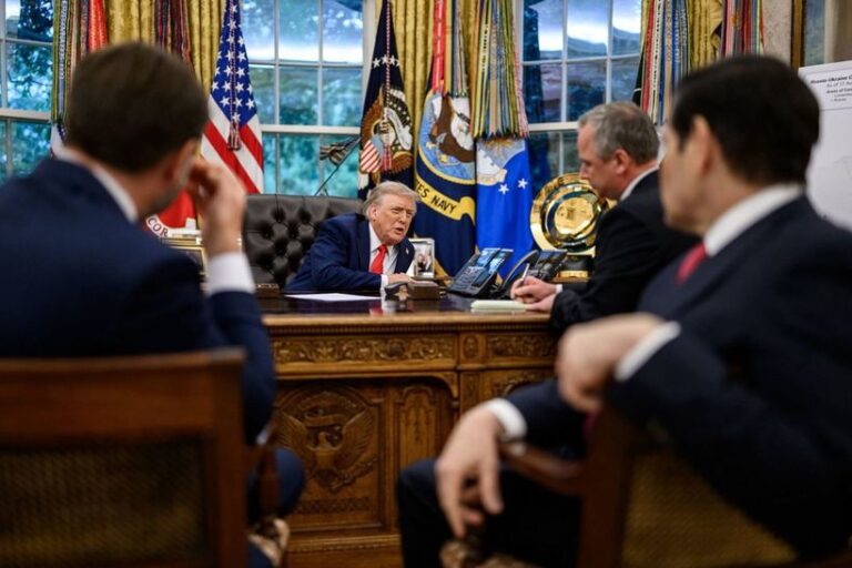 Trump a vorbit la telefon cu Putin