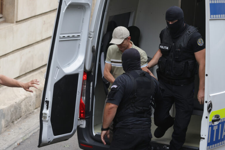 Fostul șef din serviciul de informații al R. Moldova, care ar fi divulgat secrete de stat ale României către KGB din Belarus, rămâne în arest