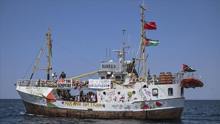 Flotila umanitară internațională plecată spre Fâșia Gaza a revenit la Barcelona din cauza furtunii