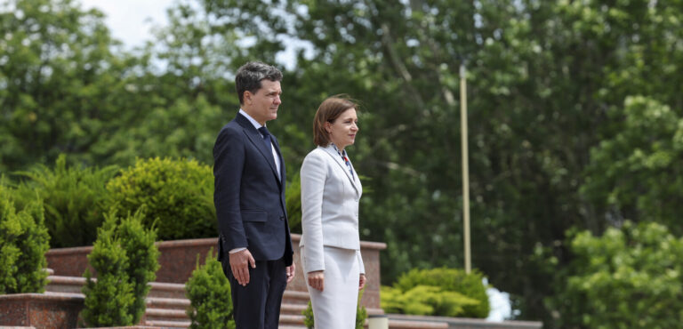 Nicuşor Dan: Respectul nostru pentru votul de ieri al basarabenilor. România va continua să ajute Moldova în parcursul său european
