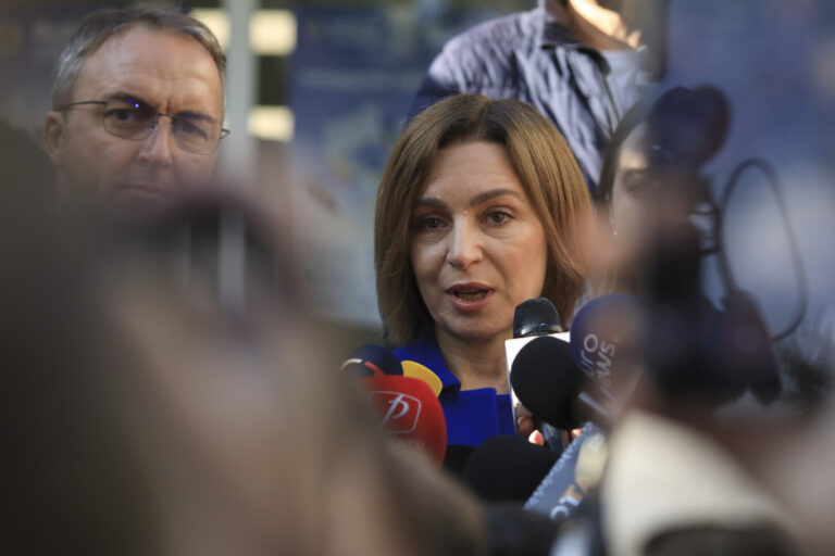 Maia Sandu: Federaţia Rusă a încercat să sperie moldovenii, să le spună că dacă nu susţin politica lui Putin, atunci li se poate întâmpla ce li se întâmplă ucrainenilor